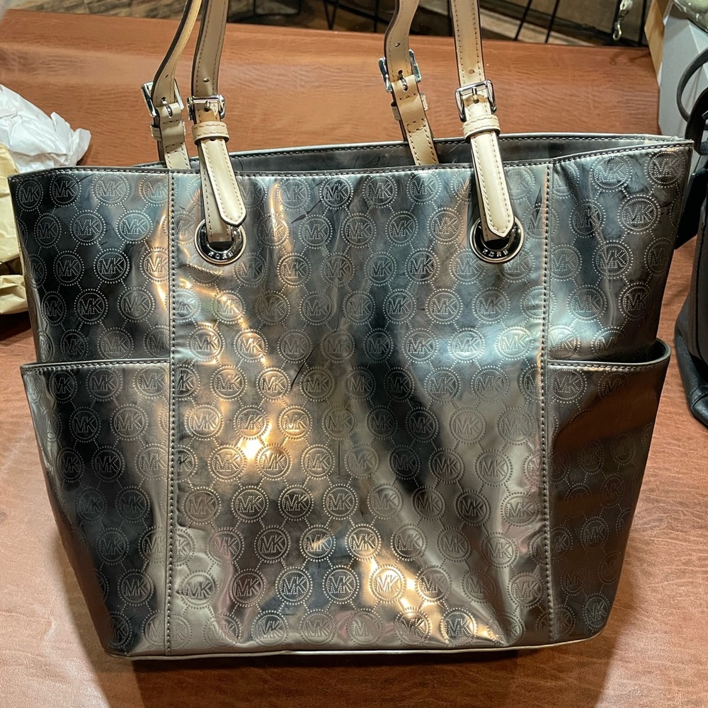 293 Michael Kors Metallic Black and Tan Logo Tote